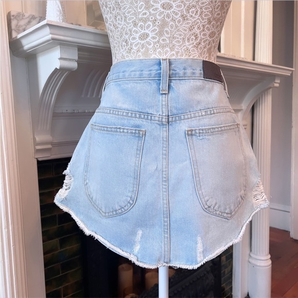 EUC CARMAR Zuni Beatrice White Zipper High Waisted Denim Skirt Size 28 - Picture 8 of 13